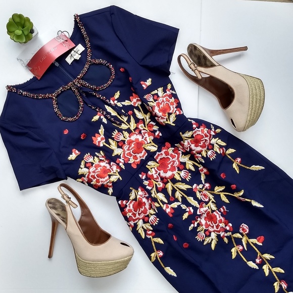 Metisu Dresses & Skirts - NWT Metisu Floral Embroidered Beaded Pencil Dress